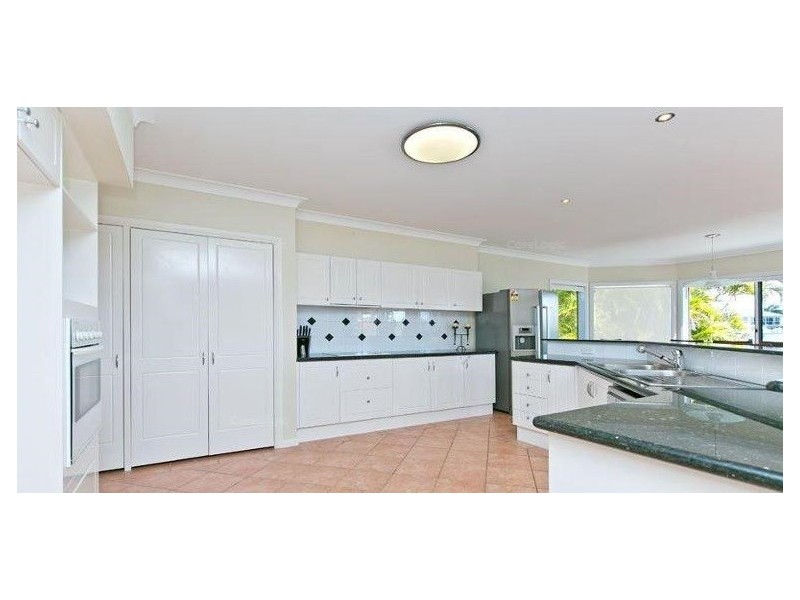6 Beaufort Court, Raby Bay QLD 4163