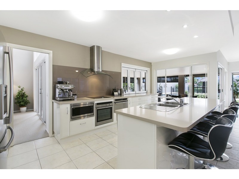 20 Martingale Court, Raby Bay QLD 4163