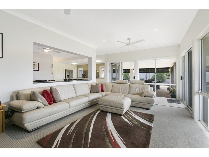 20 Martingale Court, Raby Bay QLD 4163