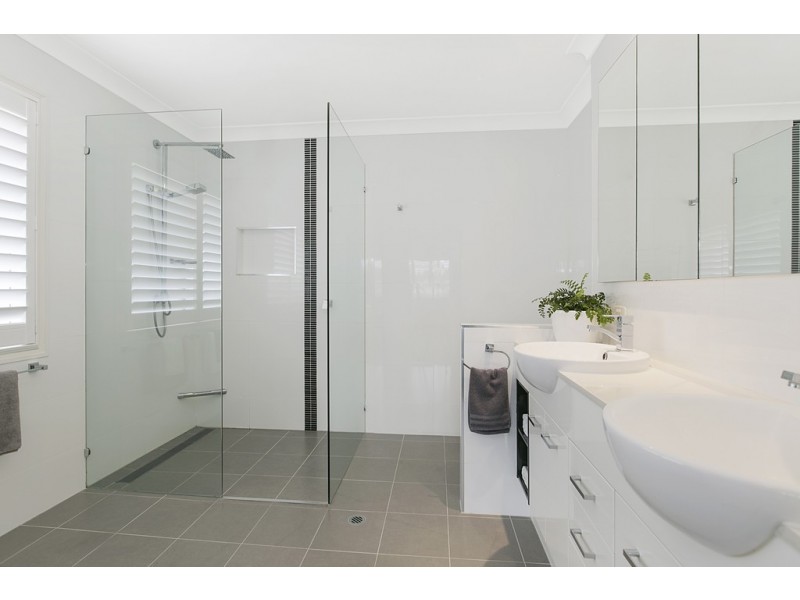 20 Martingale Court, Raby Bay QLD 4163