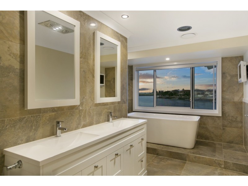 24 Voyagers Court, Raby Bay QLD 4163