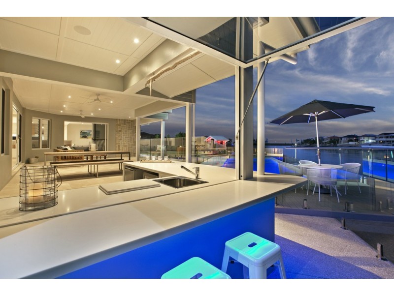 24 Voyagers Court, Raby Bay QLD 4163