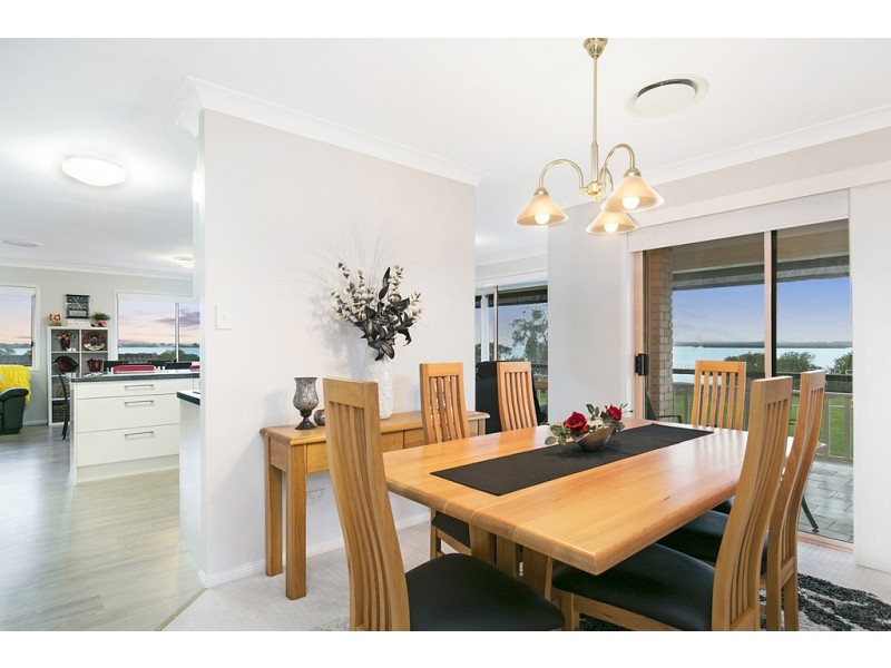 213 Esplanade, Redland Bay QLD 4165