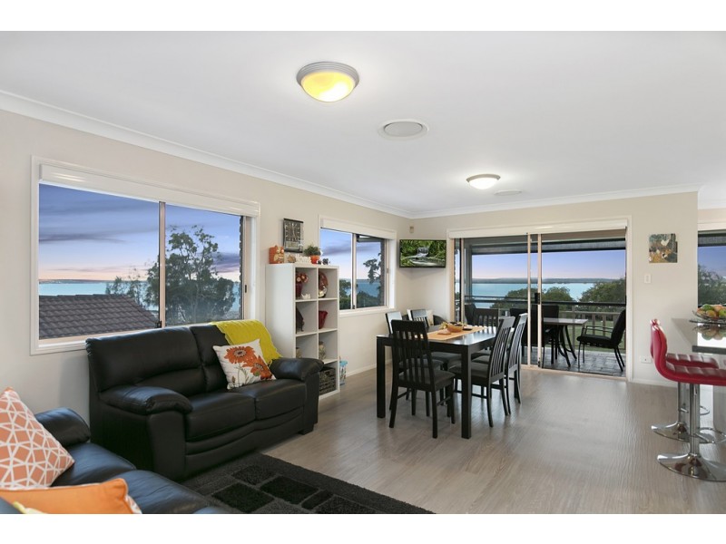 213 Esplanade, Redland Bay QLD 4165