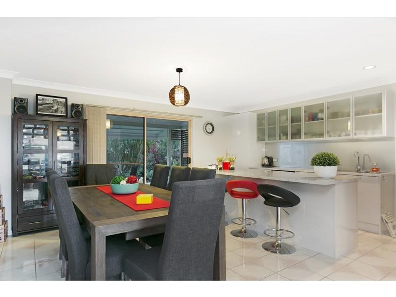 213 Esplanade, Redland Bay QLD 4165