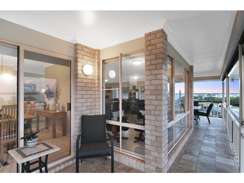 213 Esplanade, Redland Bay QLD 4165