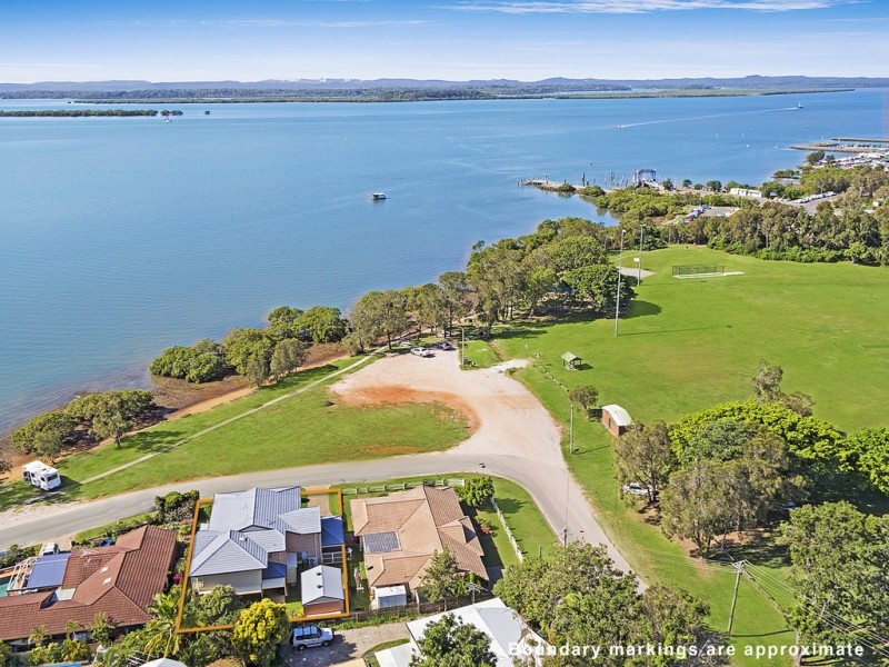 213 Esplanade, Redland Bay QLD 4165
