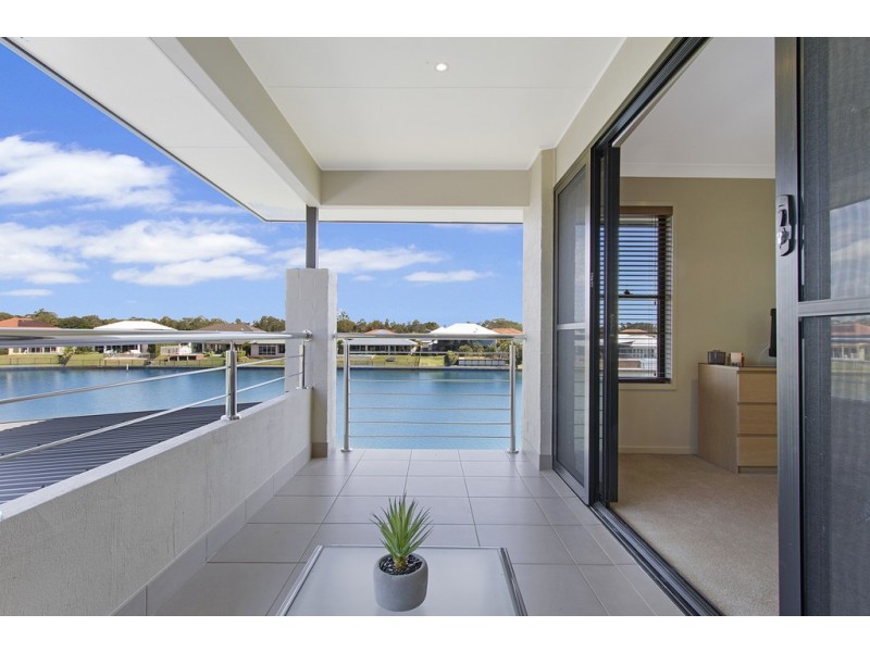 8 Helena Street, Wellington Point QLD 4160