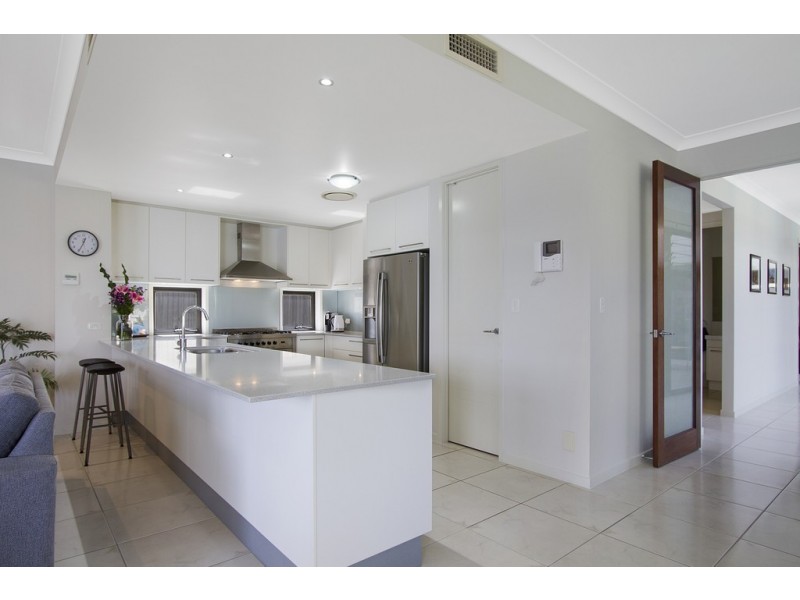 8 Helena Street, Wellington Point QLD 4160