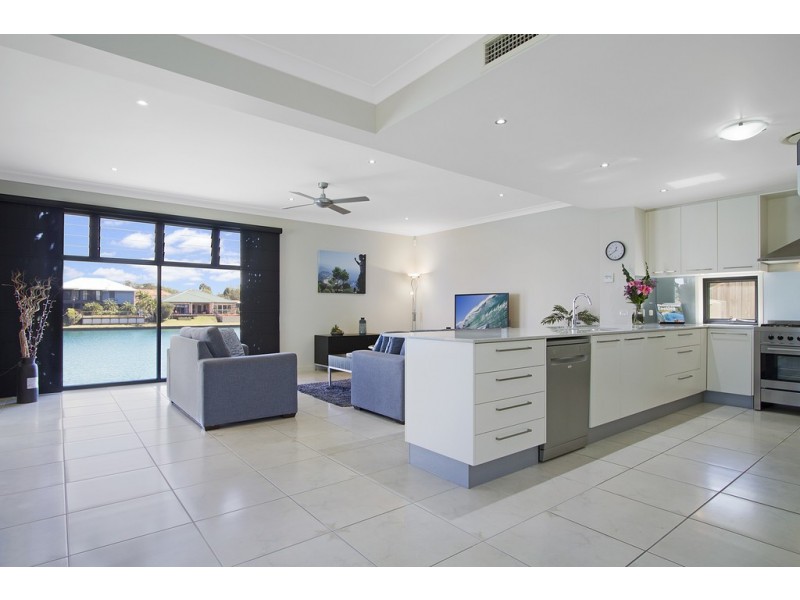 8 Helena Street, Wellington Point QLD 4160