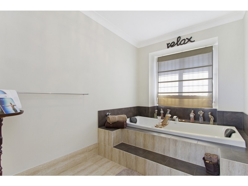 8 Helena Street, Wellington Point QLD 4160