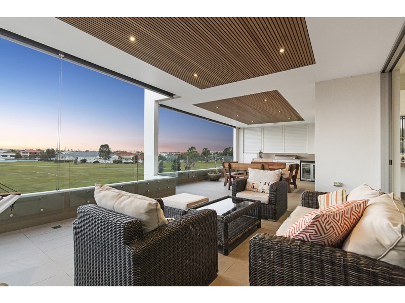 8 Sand Street, Ormiston QLD 4160