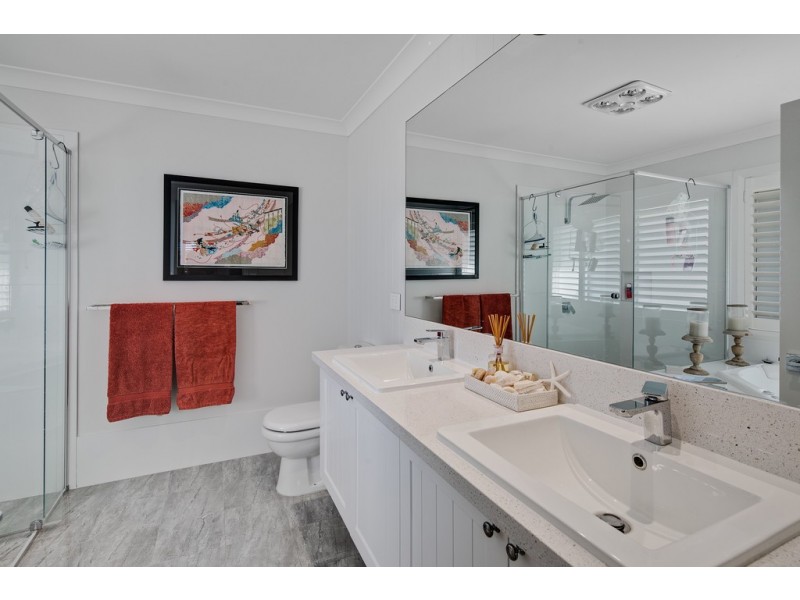 22 Carling Court, Raby Bay QLD 4163