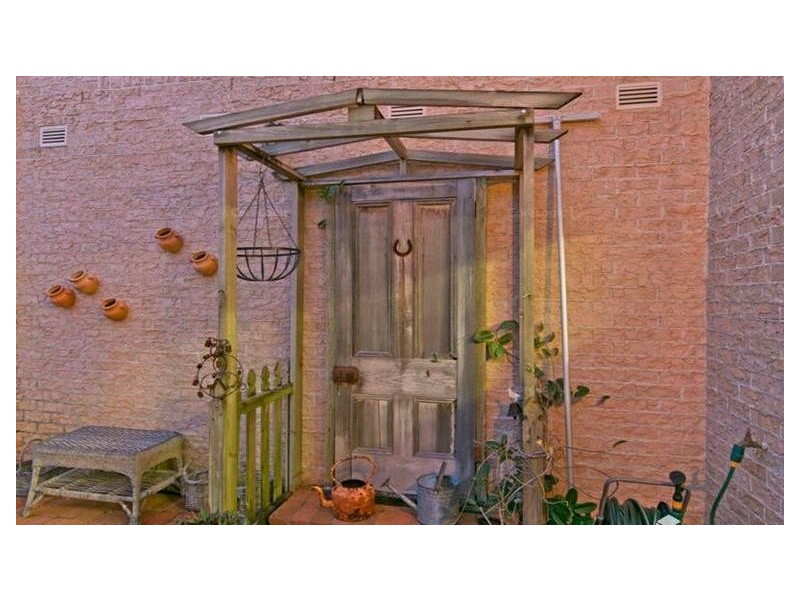 9 Kooringa Avenue, Cleveland QLD 4163