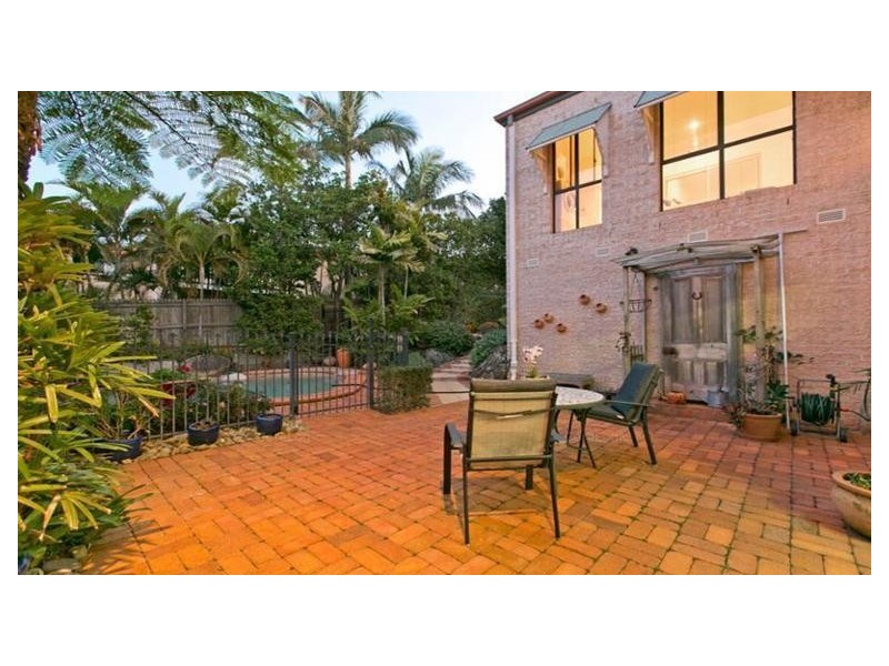 9 Kooringa Avenue, Cleveland QLD 4163