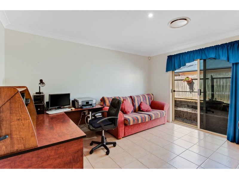 4 Highland Street, Redland Bay QLD 4165