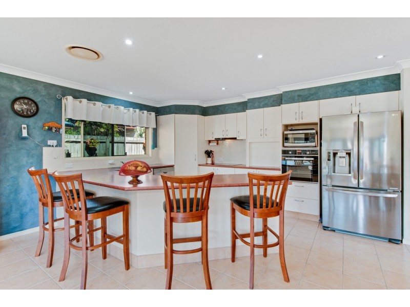 4 Highland Street, Redland Bay QLD 4165