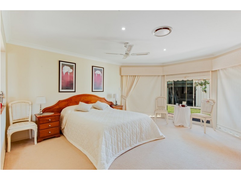 4 Highland Street, Redland Bay QLD 4165