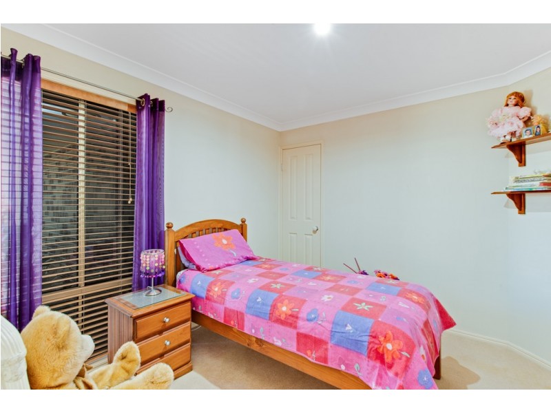 4 Highland Street, Redland Bay QLD 4165