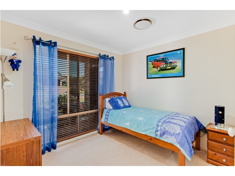 4 Highland Street, Redland Bay QLD 4165