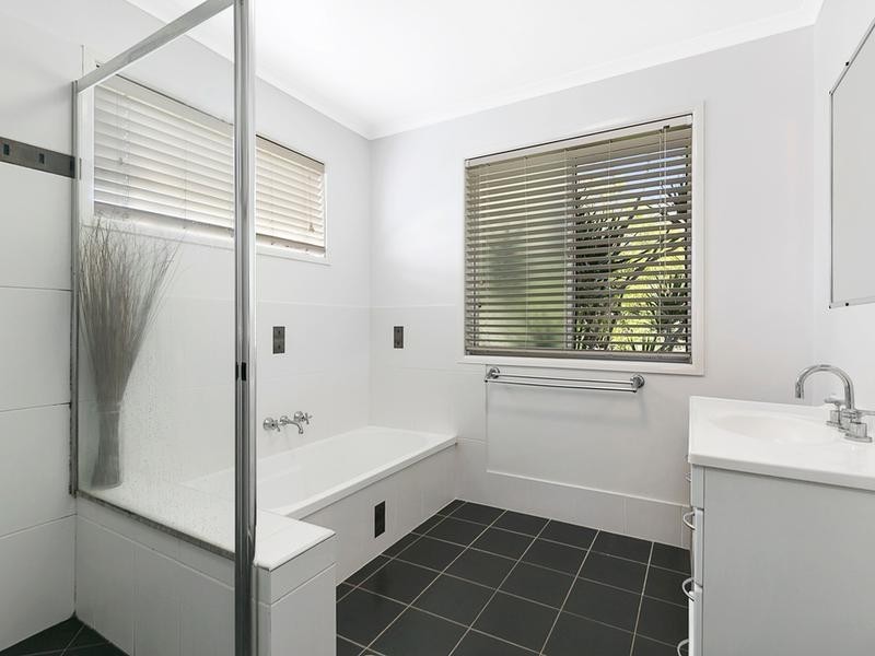 15 Station Street, Wellington Point QLD 4160