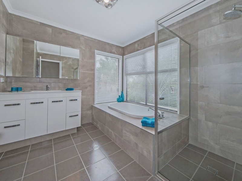 4 Balsa Court, Victoria Point QLD 4165