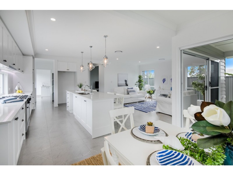 33 Hardy Road, Wellington Point QLD 4160