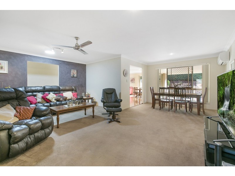 19 Daydream Street, Redland Bay QLD 4165