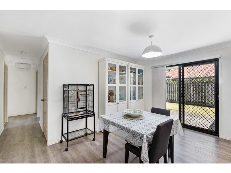 8 Ross Place, Wakerley QLD 4154