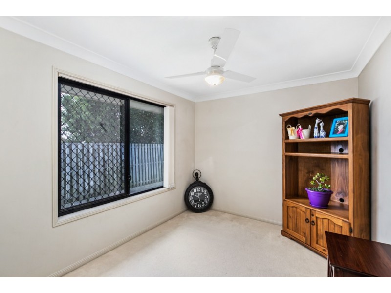 8 Ross Place, Wakerley QLD 4154