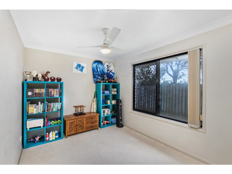 8 Ross Place, Wakerley QLD 4154