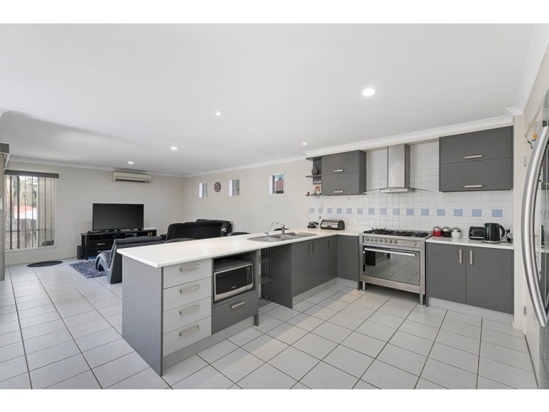 44 Williams Street, Wakerley QLD 4154