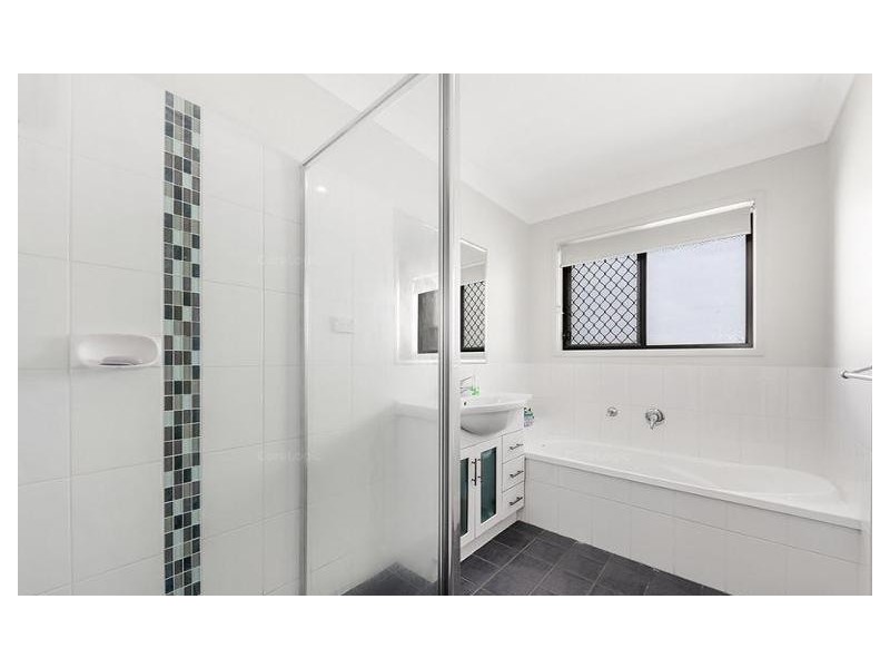 3 Ladbroke Street, Wakerley QLD 4154