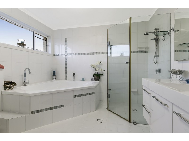 61 Masthead Drive, Raby Bay QLD 4163