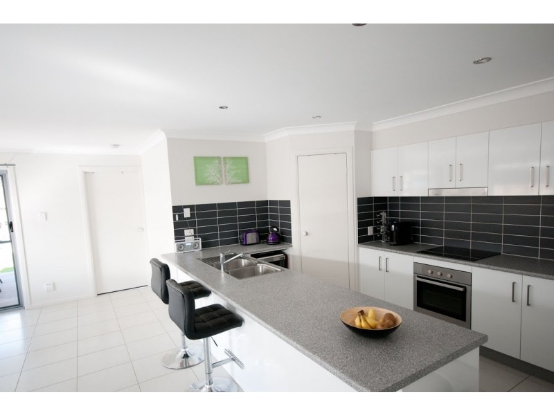 5 Riley Peter Place, Cleveland QLD 4163