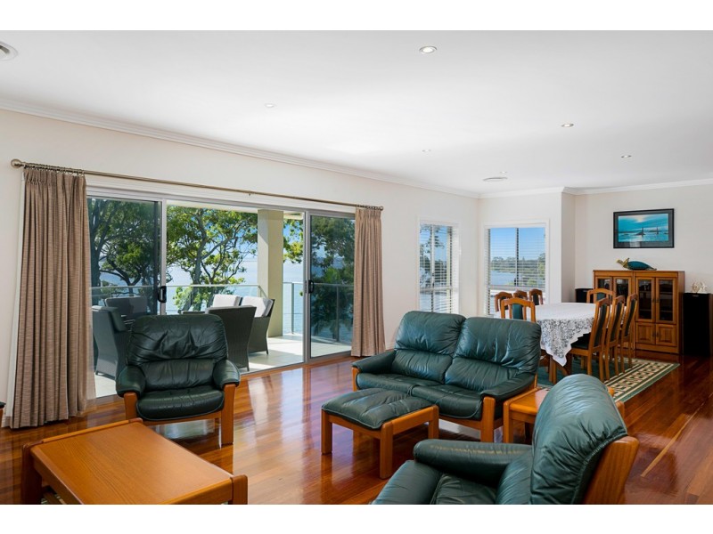 21 Gray Street, Redland Bay QLD 4165