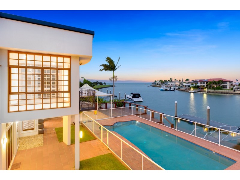 11 Grenoble Place, Raby Bay QLD 4163