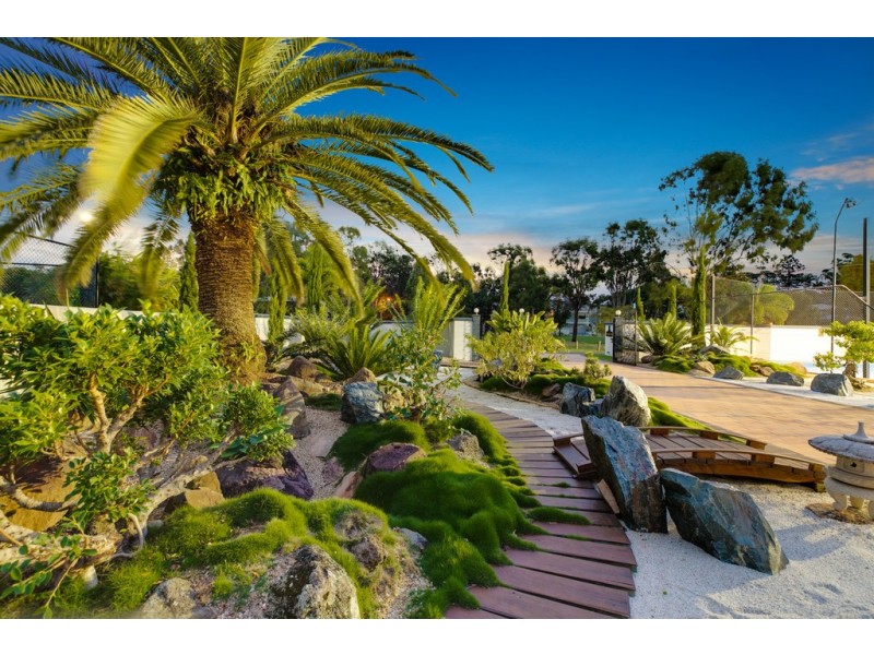 11 Grenoble Place, Raby Bay QLD 4163