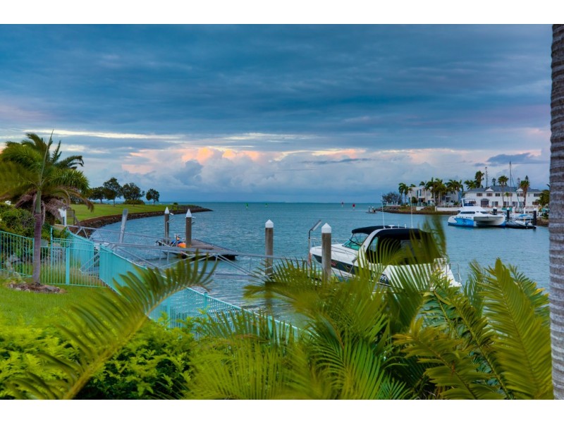 11 Grenoble Place, Raby Bay QLD 4163