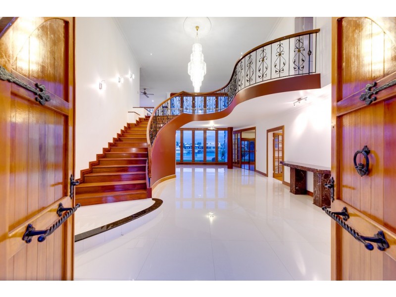 11 Grenoble Place, Raby Bay QLD 4163