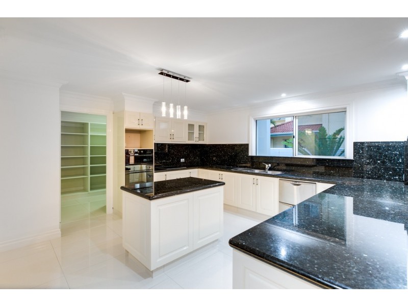 11 Grenoble Place, Raby Bay QLD 4163