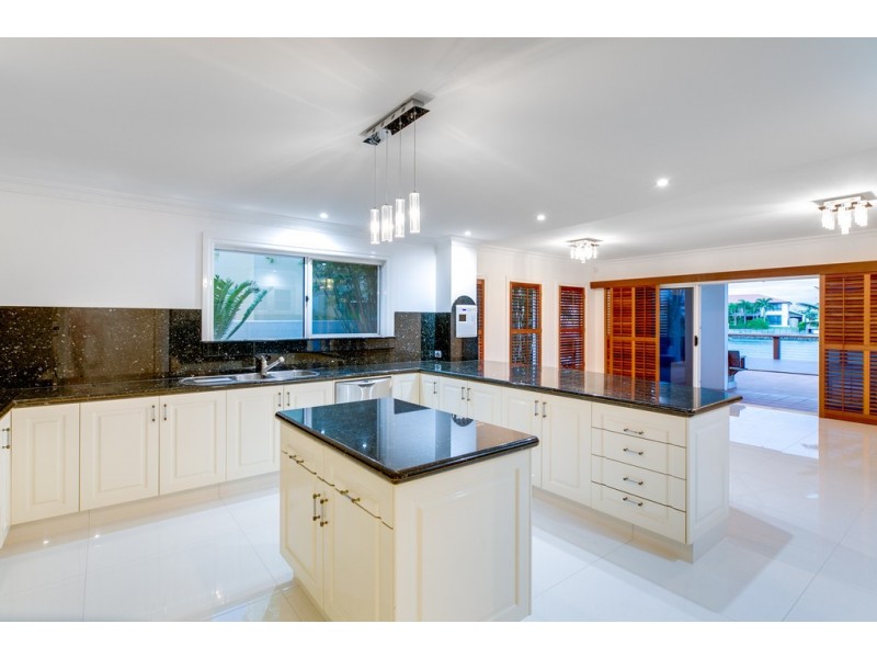 11 Grenoble Place, Raby Bay QLD 4163