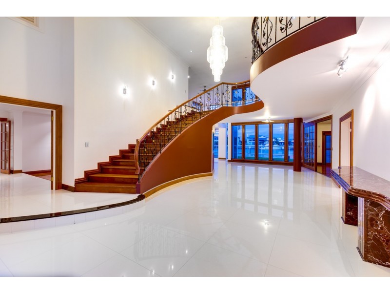 11 Grenoble Place, Raby Bay QLD 4163