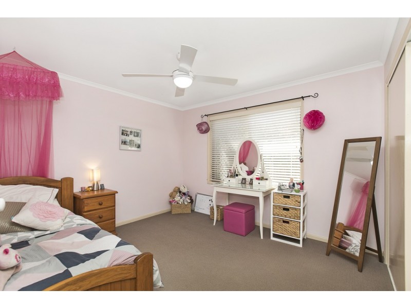 12 Hilary Avenue, Redland Bay QLD 4165