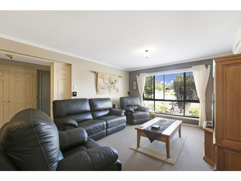 12 Hilary Avenue, Redland Bay QLD 4165