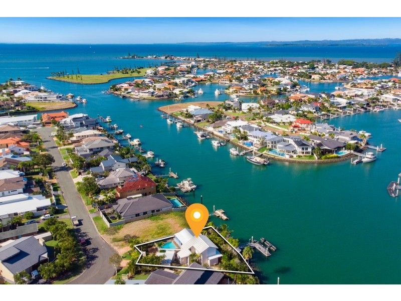 77 Anchorage Drive, Raby Bay QLD 4163