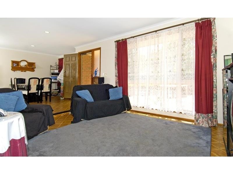 313 Redland Bay Road, Capalaba QLD 4157