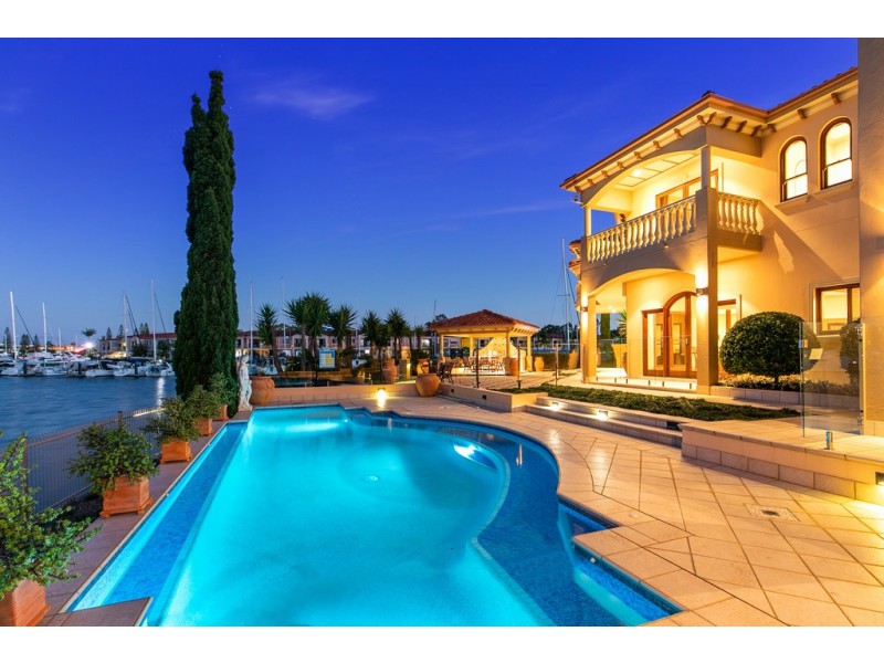 24 Cayman Crescent, Raby Bay QLD 4163