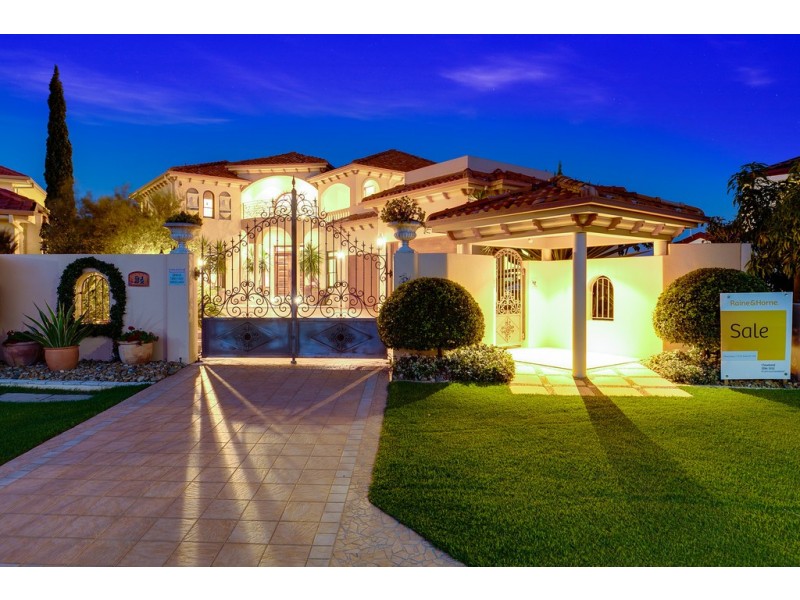 24 Cayman Crescent, Raby Bay QLD 4163