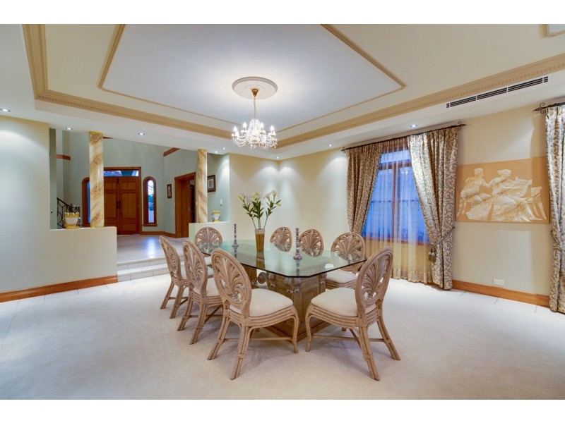 24 Cayman Crescent, Raby Bay QLD 4163